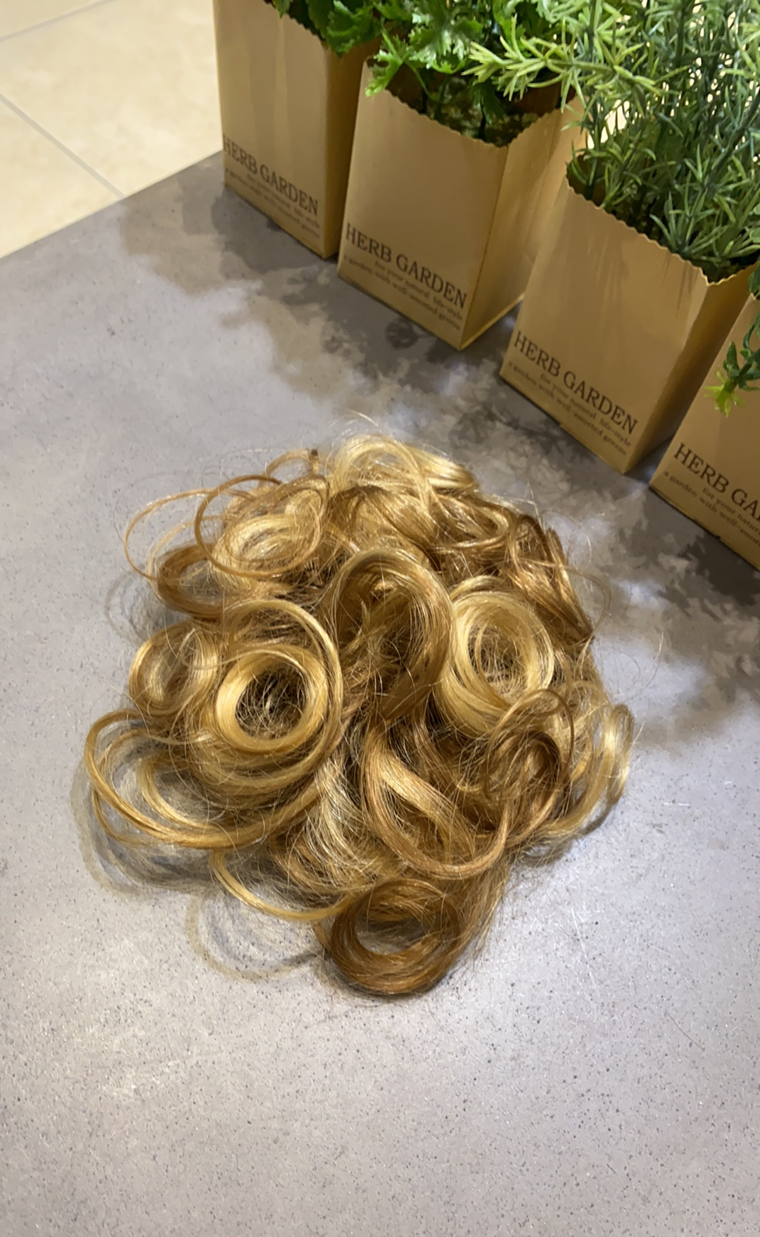 Victoria (Human Hair Scrunchie)